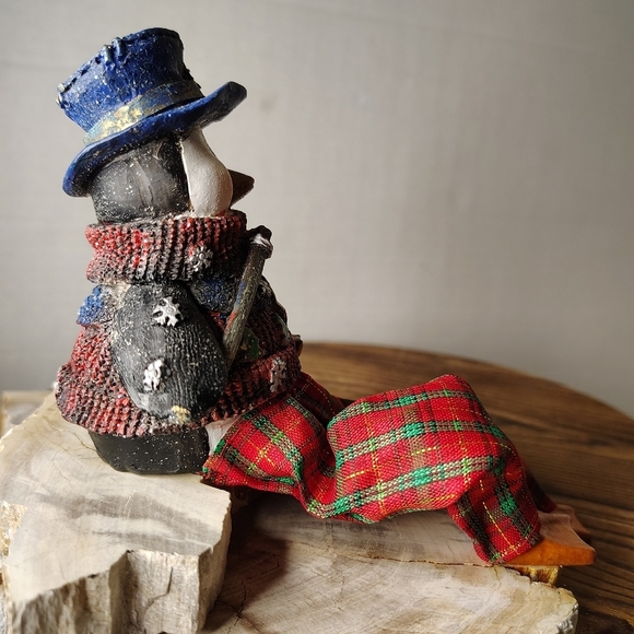 Jubilee Giftware Penguin Shelf Sitter Ornament Arctic Ice Fishing Figurine - Picture 12 of 16